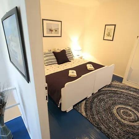 Island Apartment