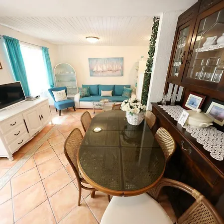 Apartment Island