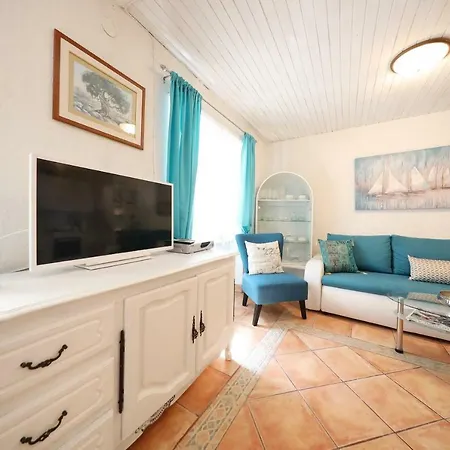 Island * Molat